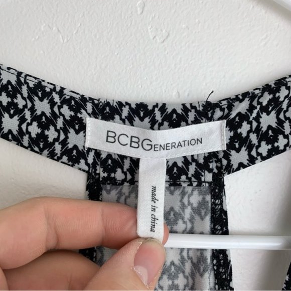 BCBGeneration Black & White Pattern Sleeveless Jumpsuit - Picture 5 of 11